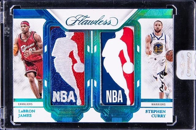 2022-23 Panini Flawless LeBron James/Stephen Curry Dual Logoman #DLM-LBC card image