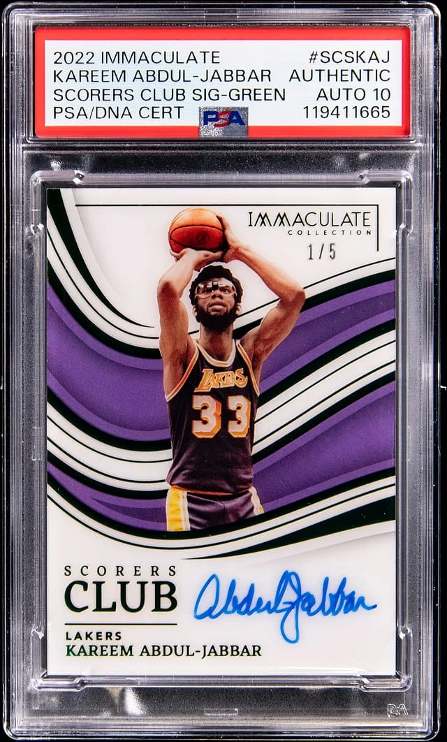 2022-23 Panini Immaculate Kareem Abdul-Jabbar Scorers Club Signatures Green #SCS-KAJ card image