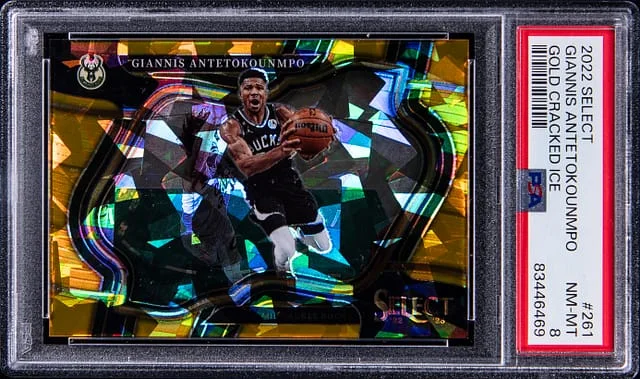 2022-23 Panini Select Giannis Antetokounmpo Gold Cracked Ice Prizm #261 card image