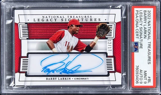 2022 National Treasures Barry Larkin Legacy Signature #BL card image