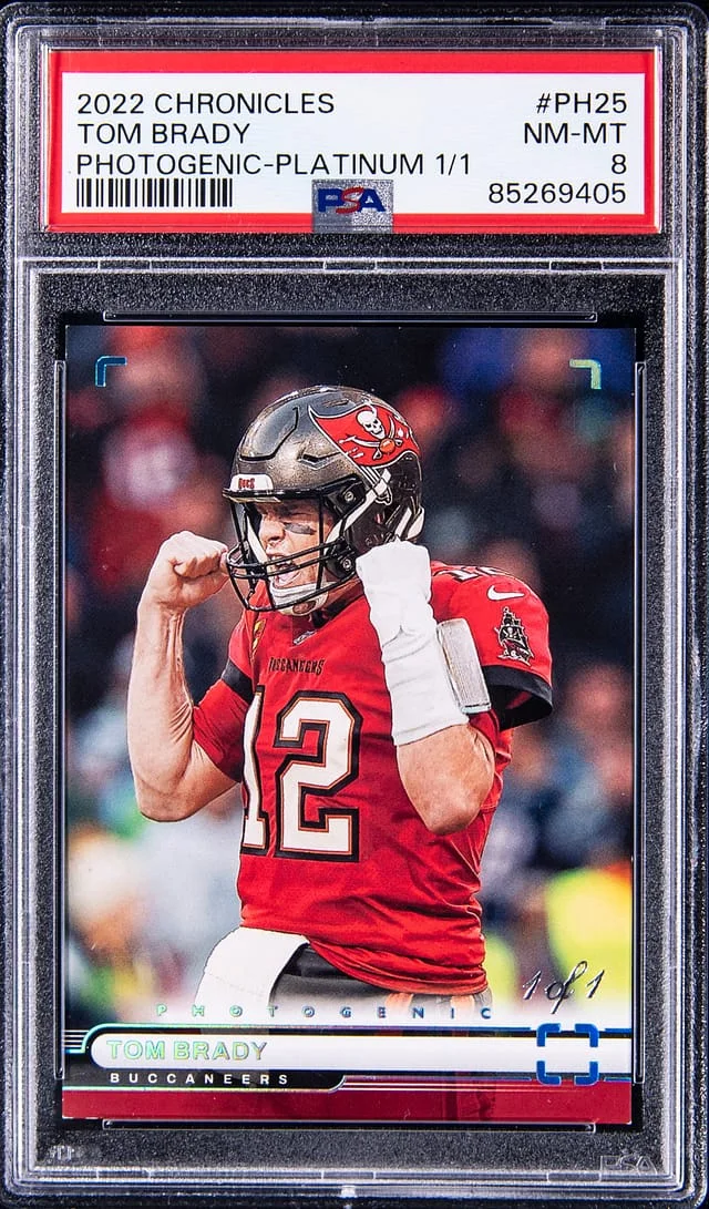 2022 Panini Chronicles Tom Brady Photogenic Platinum #PH-25 card image
