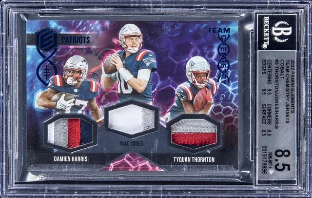 2022 Panini Damien Harris/Mac Jones/Tyquan Thornton Elements Team Chemistry Jerseys Cobalt #TC-NE card image