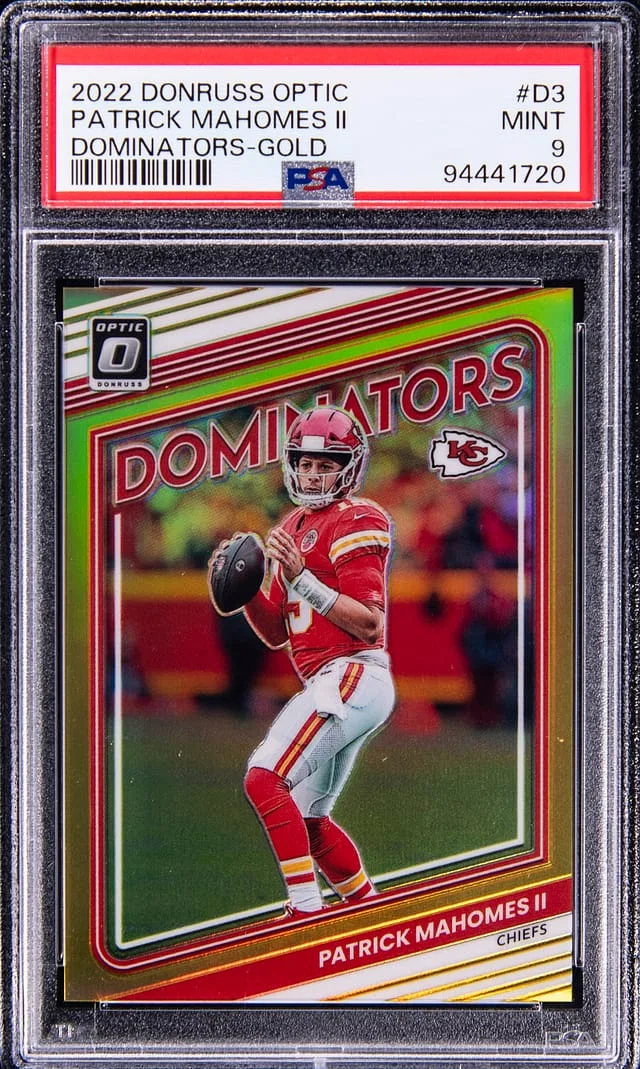 2022 Panini Donruss Optic Patrick Mahomes II Dominators Gold Prizm #D-3 card image