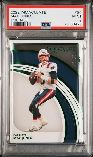 2022 Panini Immaculate Mac Jones Emerald #80 card image