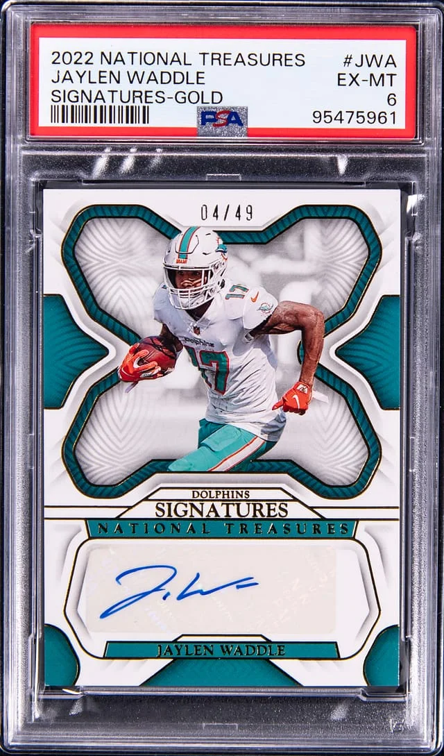 2022 Panini National Treasures Jaylen Waddle Signature Gold #SIG-JWA card image