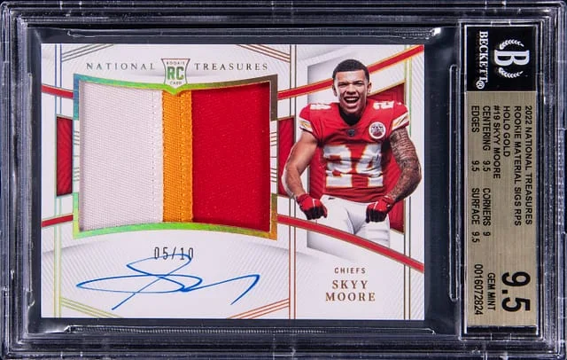 2022 Panini National Treasures Skyy Moore Material Signature RPS Holo Gold #RMS-SMO card image