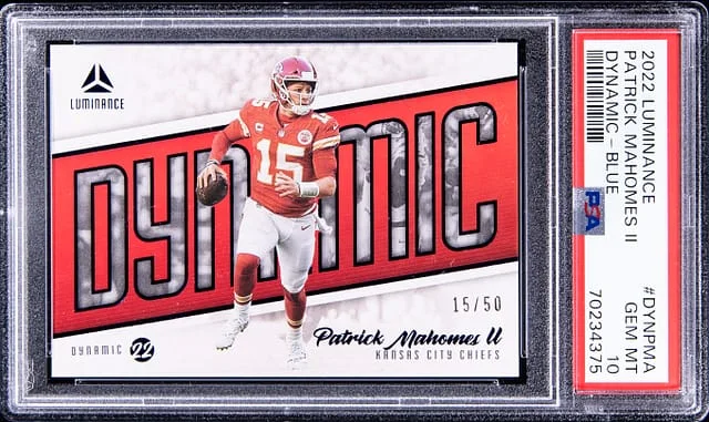 2022 Panini Patrick Mahomes II Luminance Dynamic Blue #DYNPMA card image