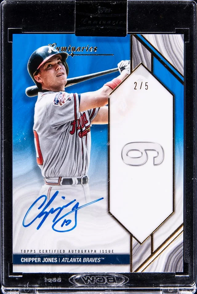 2022 Topps Chipper Jones Luminaries Home Run Kings Autographs Blue #HRK-CJ card image
