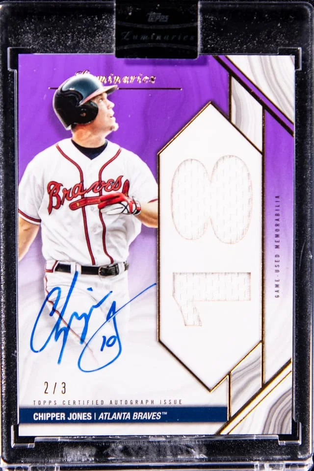 2022 Topps Chipper Jones Luminaries Home Run Kings Autographed Relics Purple #HRKAR-CJ card image