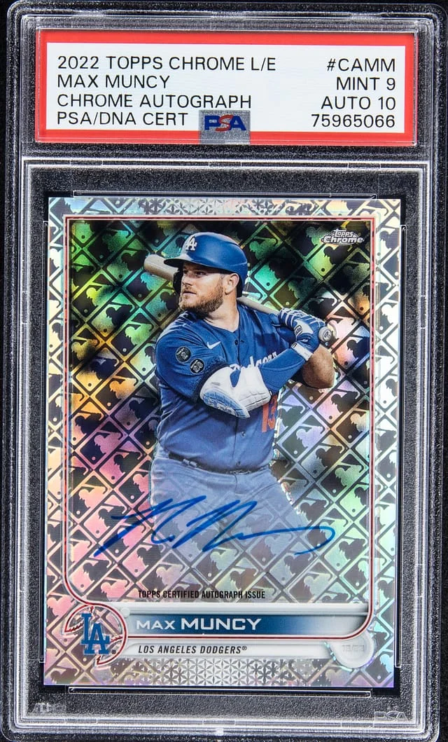 2022 Topps Chrome Logofractor Max Muncy Edition Chrome Autograph #CA-MM card image