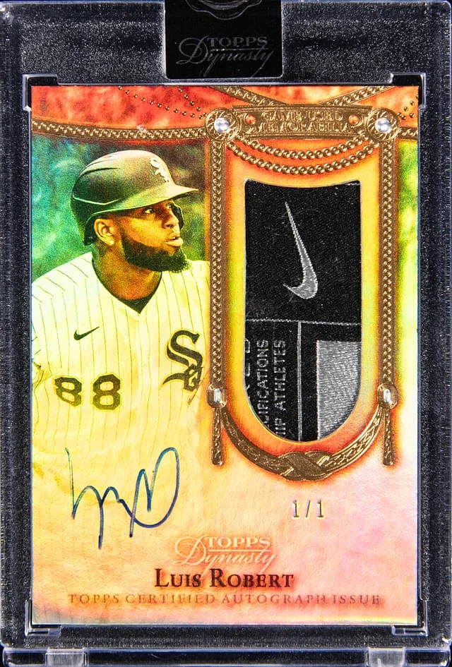 2022 Topps Dynasty Luis Robert Autographed Patch Gold #DAPB-LR card image