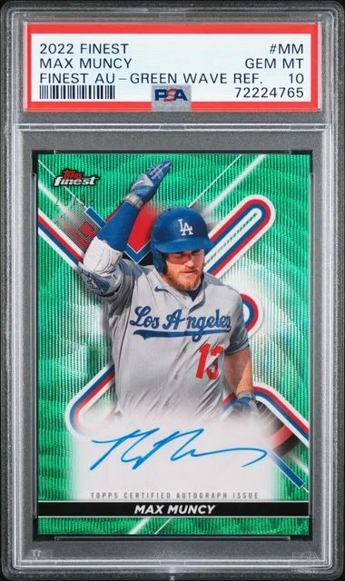 2022 Topps Finest Max Muncy Autographs Green Wave Refractor #FA-MM card image