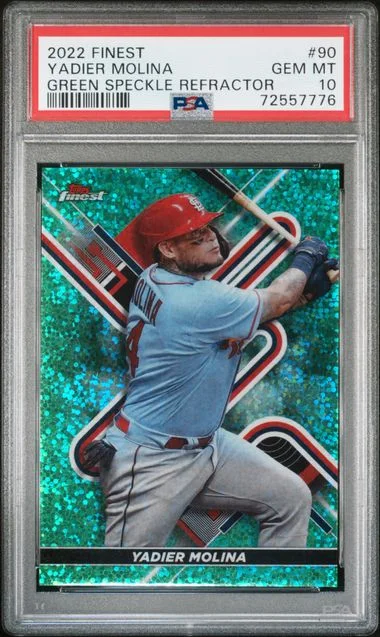 2022 Topps Finest Yadier Molina Green Speckle Refractor #90 card image