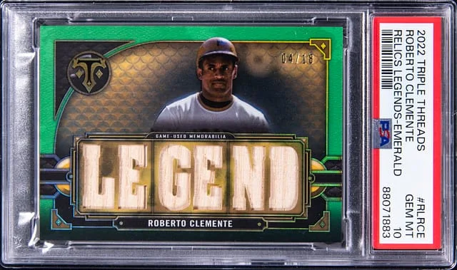2022 Topps Triple Threads Roberto Clemente Relics Legends Emerald #RLRCE card image