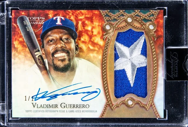 2022 Topps Vladimir Guerrero Dyansty Autograph Patch #DAP-VGU2 card image