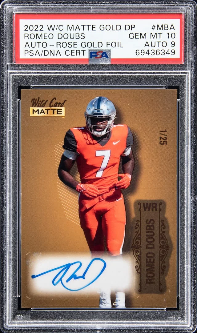 2022 Wild Card Matte Gold Draft Pick Auto Rose Gold Foil Romeo Doubs #MBA card image
