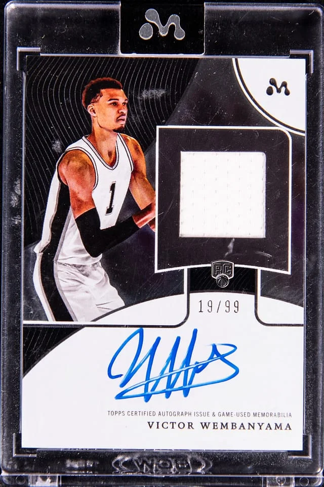2023-24 Topps Victor Wembanyama Mercury Autograph Relic #WAR-4A card image