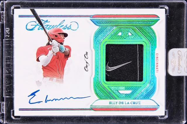 2023 Panini Flawless Elly De La Cruz Signature Materials Platinum #FSM-EDC card image