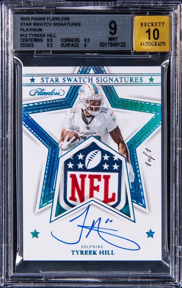 2023 Panini Flawless Tyreek Hill Star Swatch Signatures Platinum #SS-THIL card image