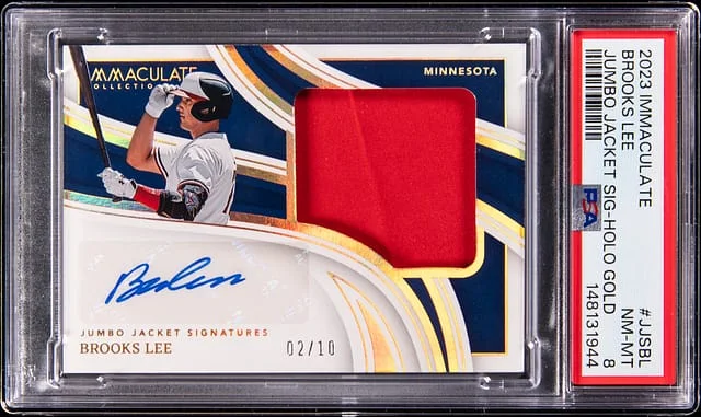 2023 Panini Immaculate Brooks Lee Jumbo Jacket Signatures Holo Gold #JJS-BL card image