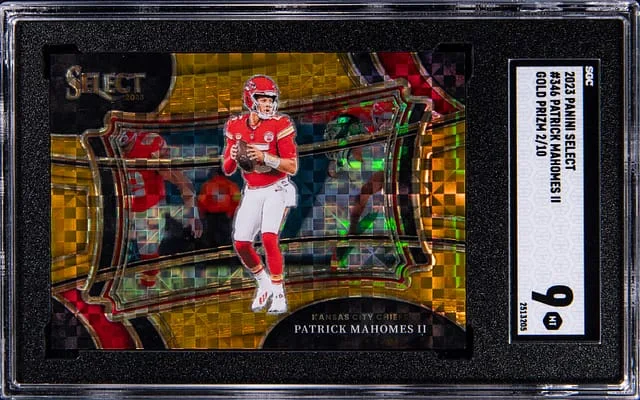 2023 Panini Select Patrick Mahomes II Gold Prizm #346 card image