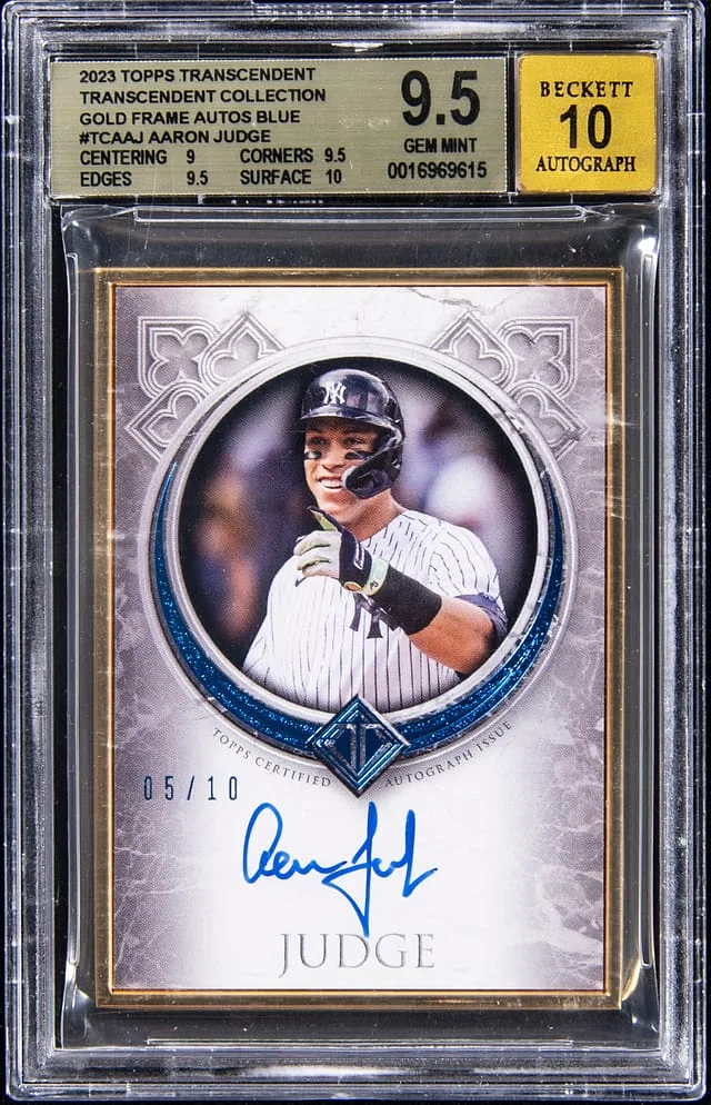 2023 Topps Aaron Judge Transcendent Transcendent Collection Gold Frame Autographs Blue #TCA-AJ card image