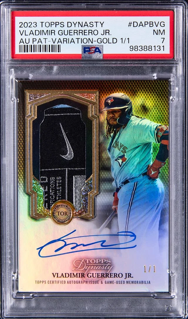 2023 Topps Dynasty Vladimir Guerrero Jr. Autograph Patch Variation Gold #DAPBVG card image