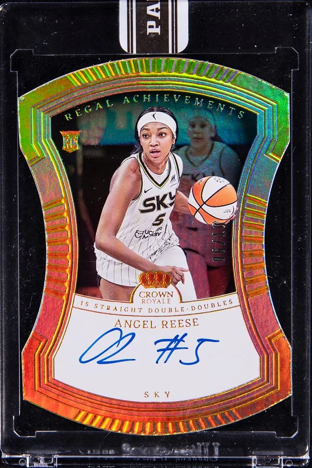 2024-25 Panini Angel Reese Instant Royalty WNBA Crown Royale Regal Achievements Autograph Gold #RA-AR card image