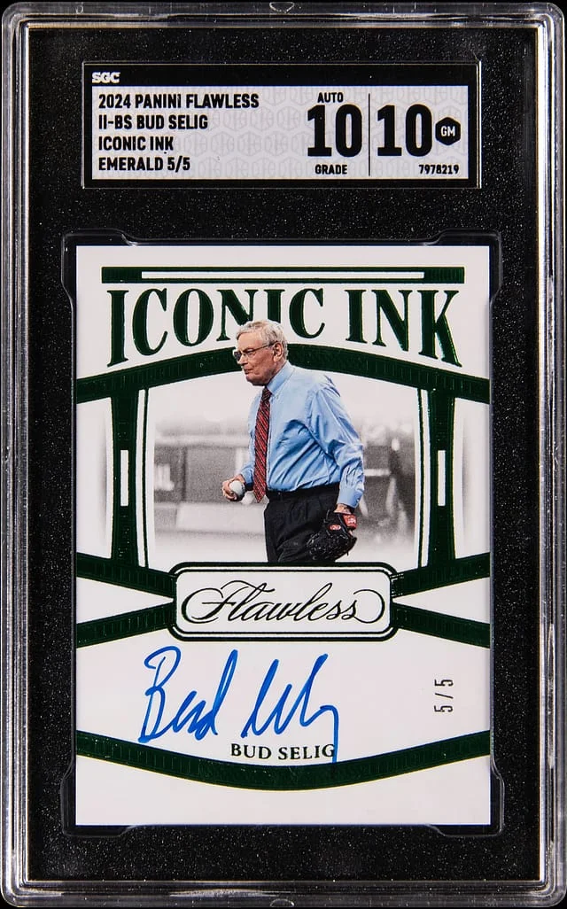2024 Panini Flawless Bud Selig Iconic Ink Emerald #II-BS card image