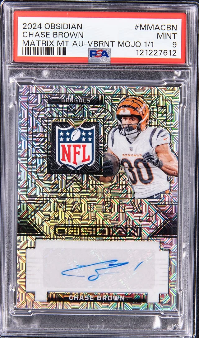 2024 Panini Obsidian Chase Brown Matrix Material Autograph Vibrant Mojo #MMA-CBN card image