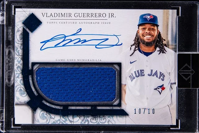 2024 Topps Vladimir Guerrero Jr. Transcendent Collection Autograph Relic Variation #TCAR-VGJ2 card image