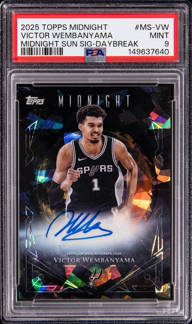 2025-26 Topps Victor Wembanyama Midnight Midnight Sun Signatures Daybreak #MS-VW card image