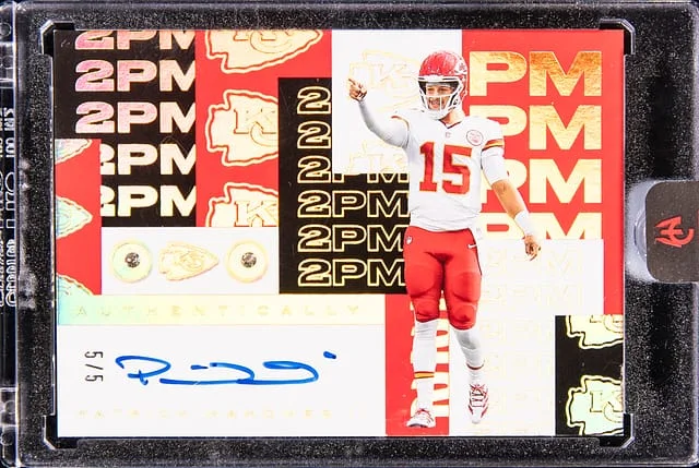 2025 Panini Patrick Mahomes II Authentically Mahomes 2PM Gem Signatures Platinum #2PM-5 card image