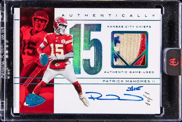 2025 Panini Patrick Mahomes II Authentically Mahomes Game Used Patch Autograph Red Platinum #GUJA-1 card image