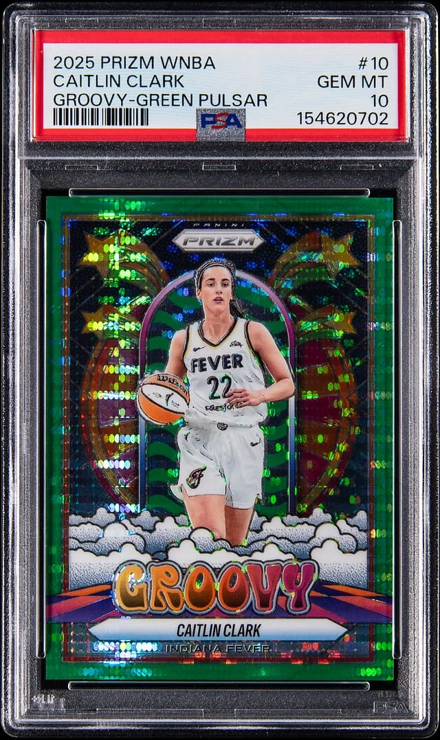2025 Panini Prizm Caitlin Clark WNBA Groovy Green Pulsar Prizm #10 card image