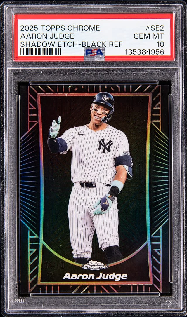2025 Topps Chrome Aaron Judge Shadow Etch Black Refractor #SE2 card image