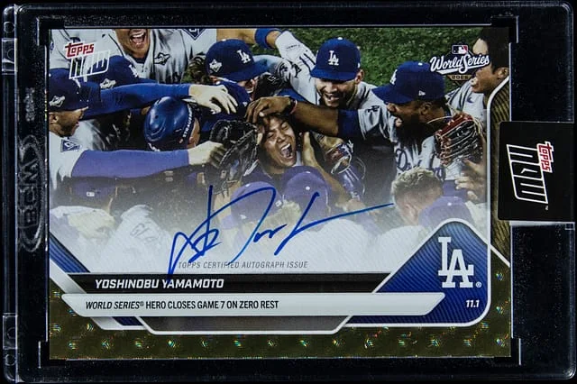2025 Topps Now Yoshinobu Yamamoto Autographs FoilFractor #925SPA card image