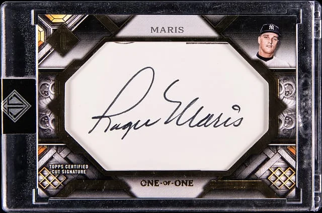 2025 Topps Roger Maris Transcendent Collection Cut Signature #CS-RMA card image