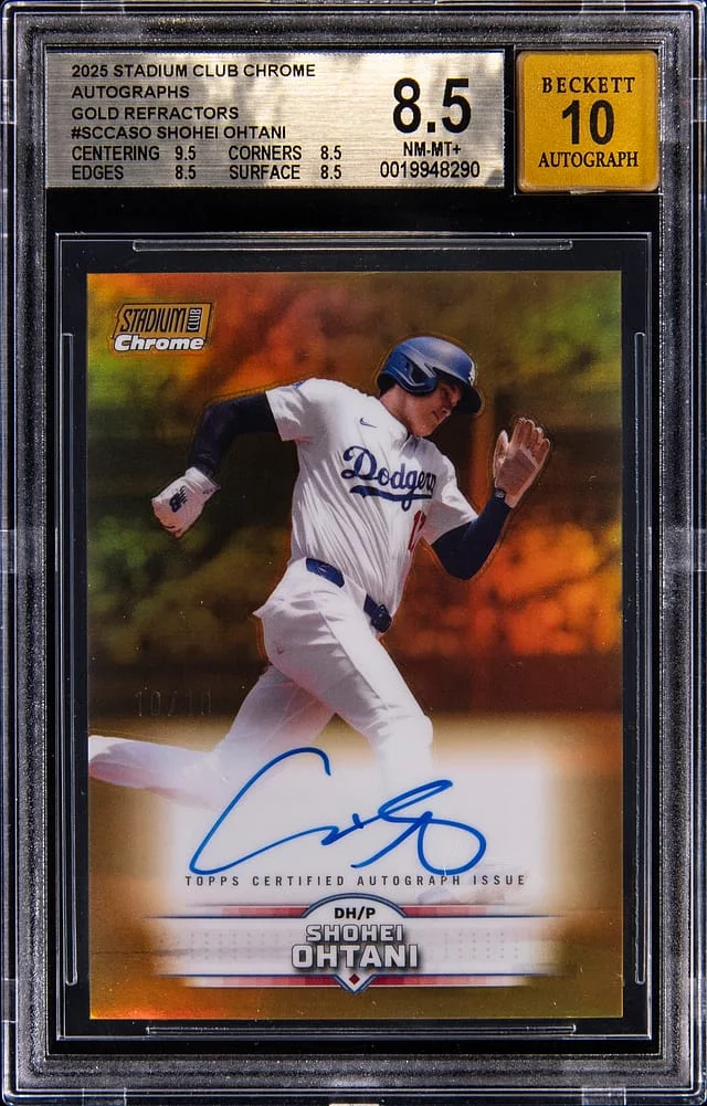 2025 Topps Stadium Club Chrome Shohei Ohtani Gold Refractor Autograph #SCCA-SO card image