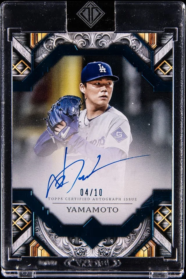 2025 Topps Yoshinobu Yamamoto Transcendent Collection Gold Framed Autographs Blue #TAC-YY card image